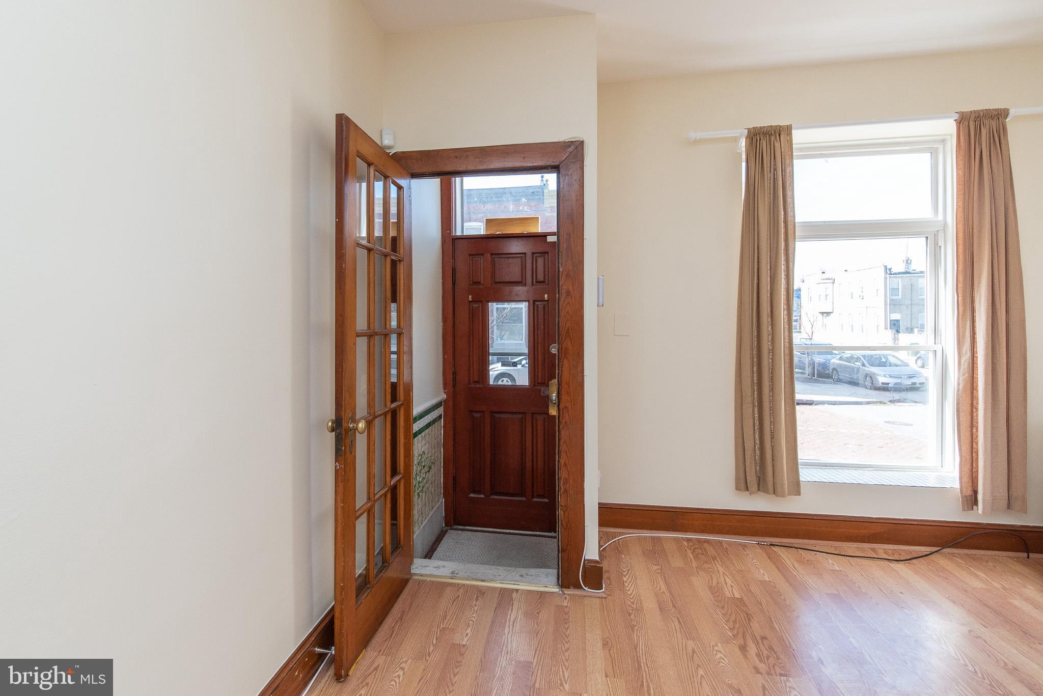 103 Rochester Place Baltimore, MD 21224 - Photo 5 of 47 Entry