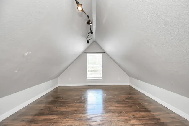 $3,200 | 160 Forest Trace Lane, Willis, TX 77378