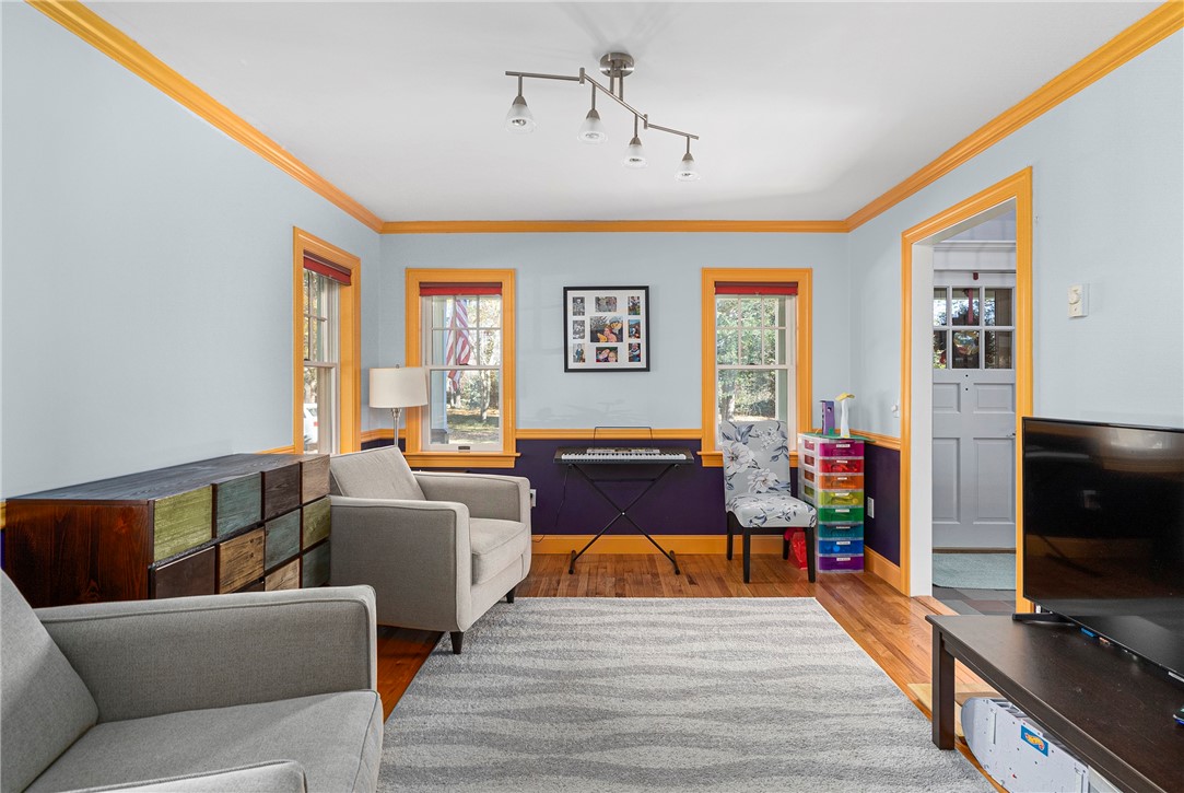 761 North Main Road Jamestown, RI 02835 - Photo 15 of 39 Dining Room or Den