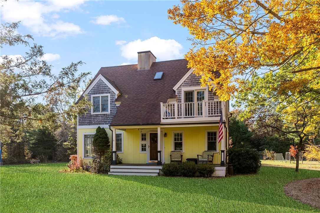 761 North Main Road Jamestown, RI 02835 - Photo 2 of 39 Darling Front Porch