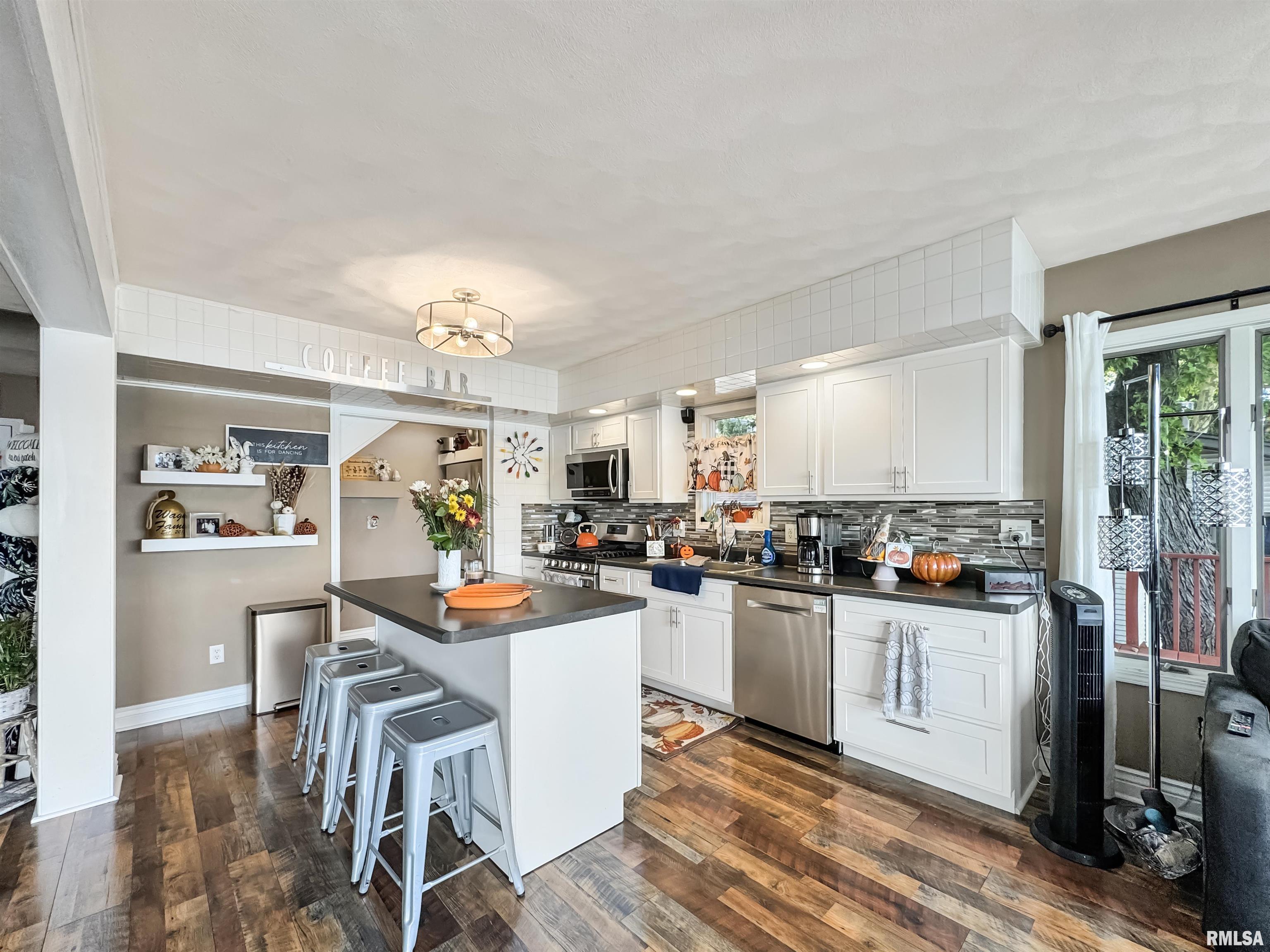 4218 North Galena Road Peoria, IL 61611 - Photo 11 of 62