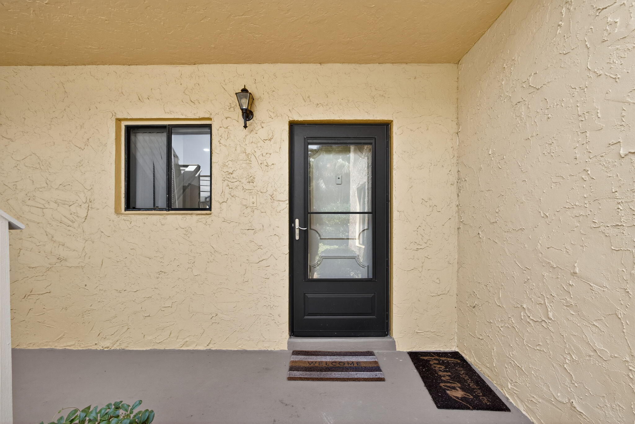 5335 Southeast Miles Grant Road, Unit 102 Stuart, FL 34997 - Photo 5 of 38 5-web-or-mls-5D1A9124
