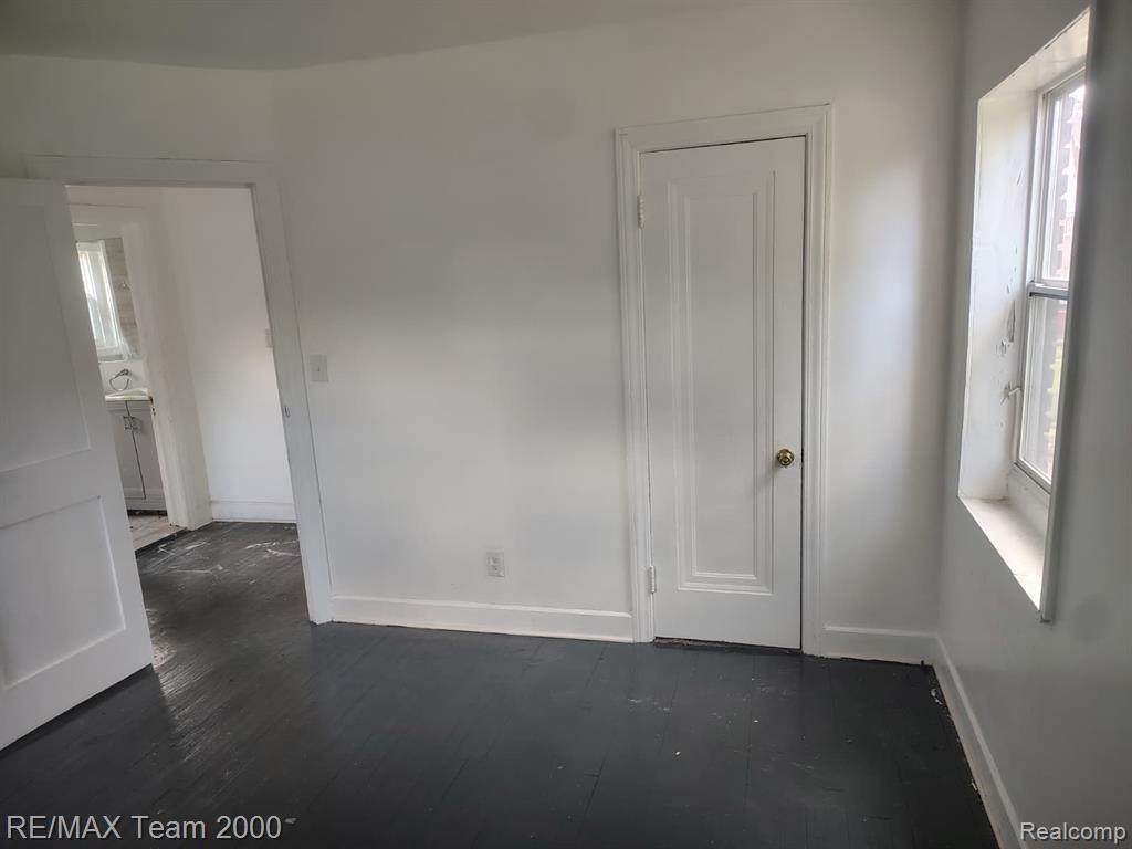 8860 Appoline Street Detroit, MI 48228 - Photo 22 of 45