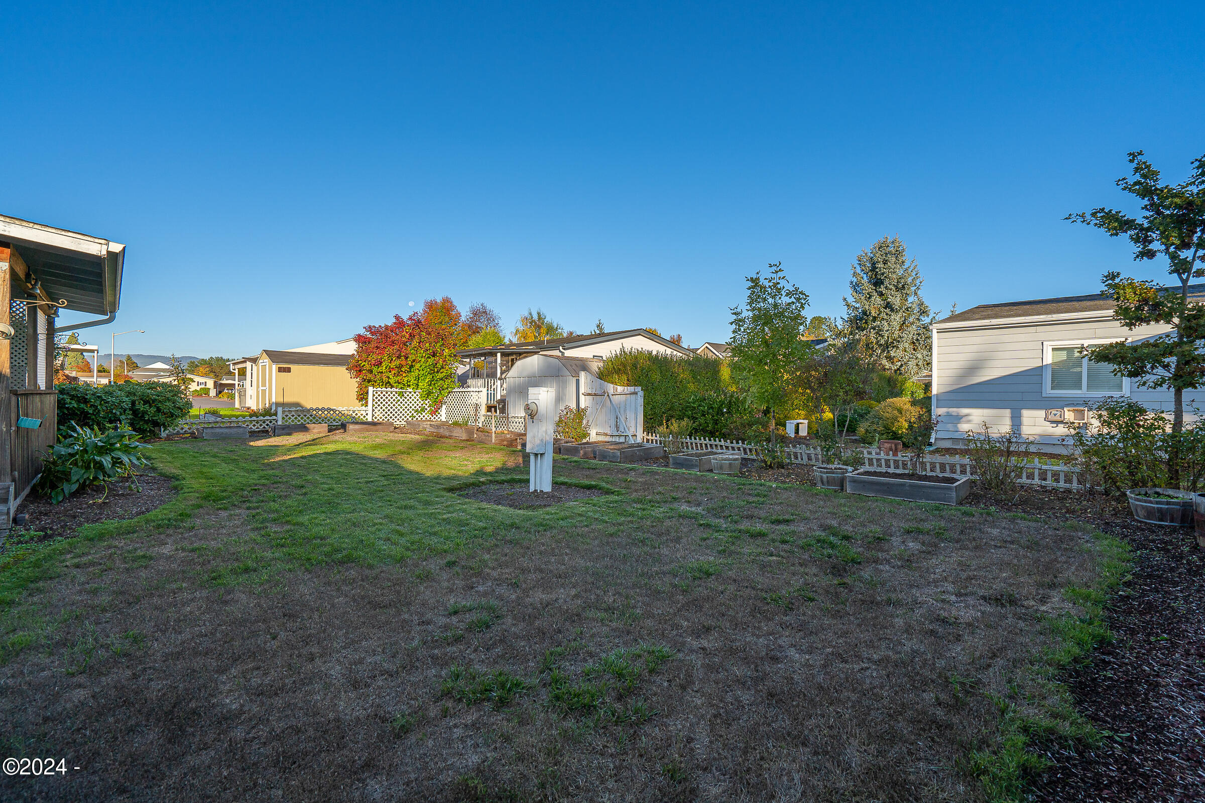 868 Southeast Hankel Street Dallas, OR 97338 - Photo 8 of 35 hankel-backlightmarketing-9
