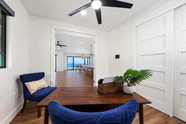 a picture of a bench