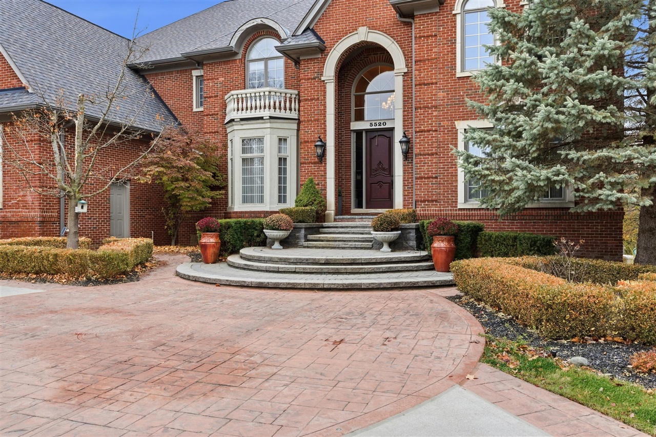 5520 Whitehall Boulevard Rochester, MI 48306 - Photo 8 of 99