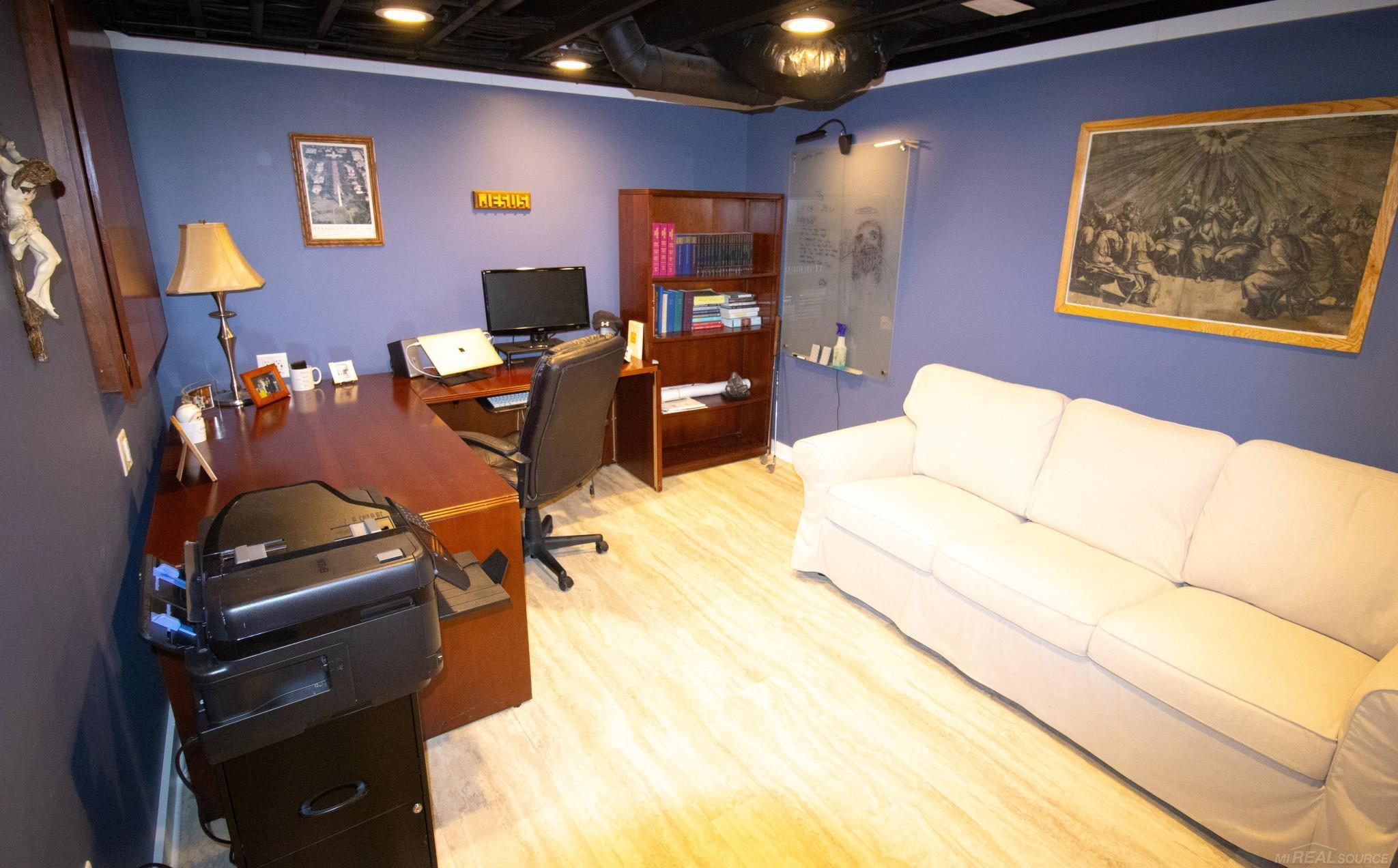 25363 Waltz Road New Boston, MI 48164 - Photo 38 of 38 50164334-afa7fe6f-8b36-4abf-a426-1b486c01fd11.JPG