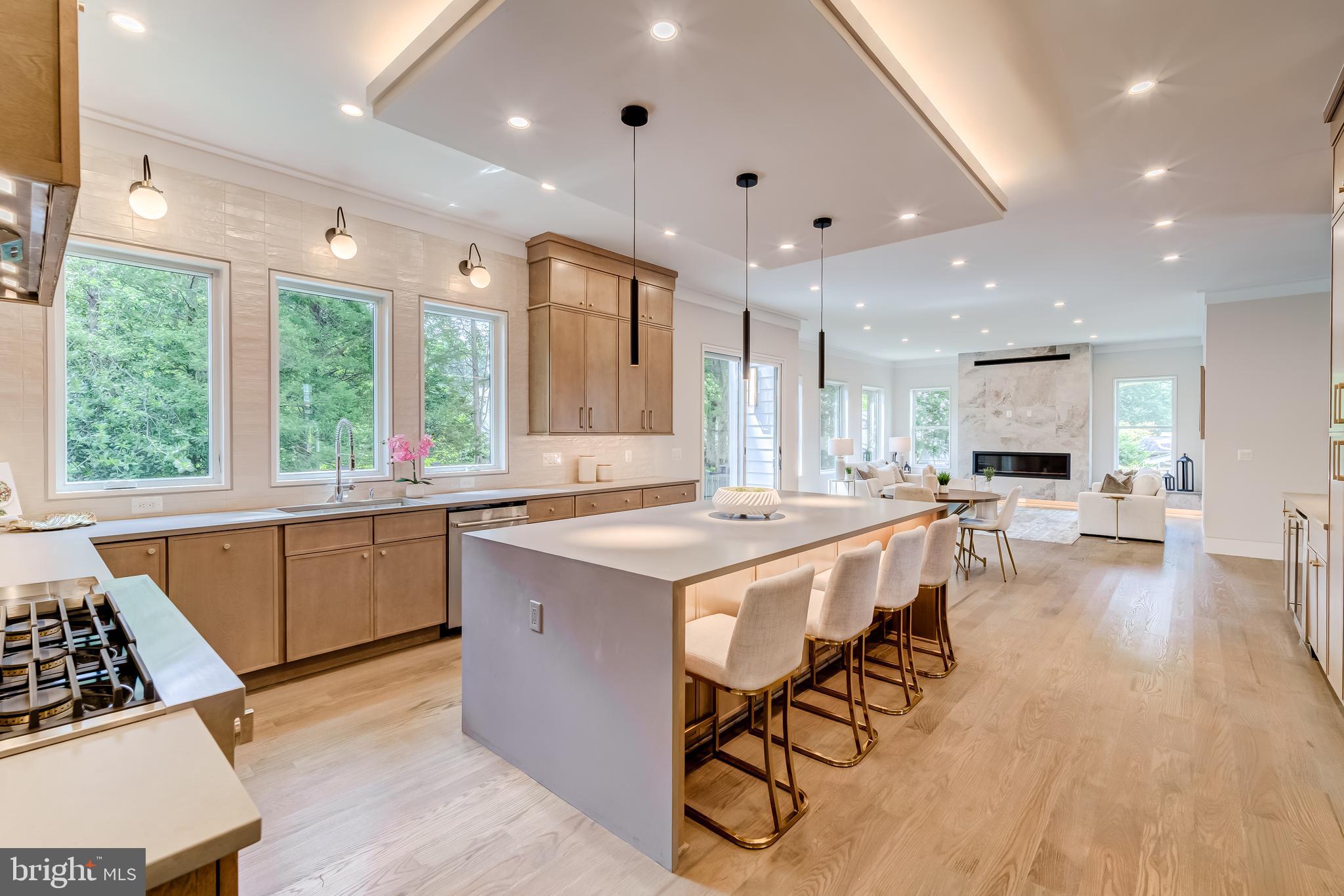 506 Kingsley Road Southwest Vienna, VA 22180 - Photo 9 of 150