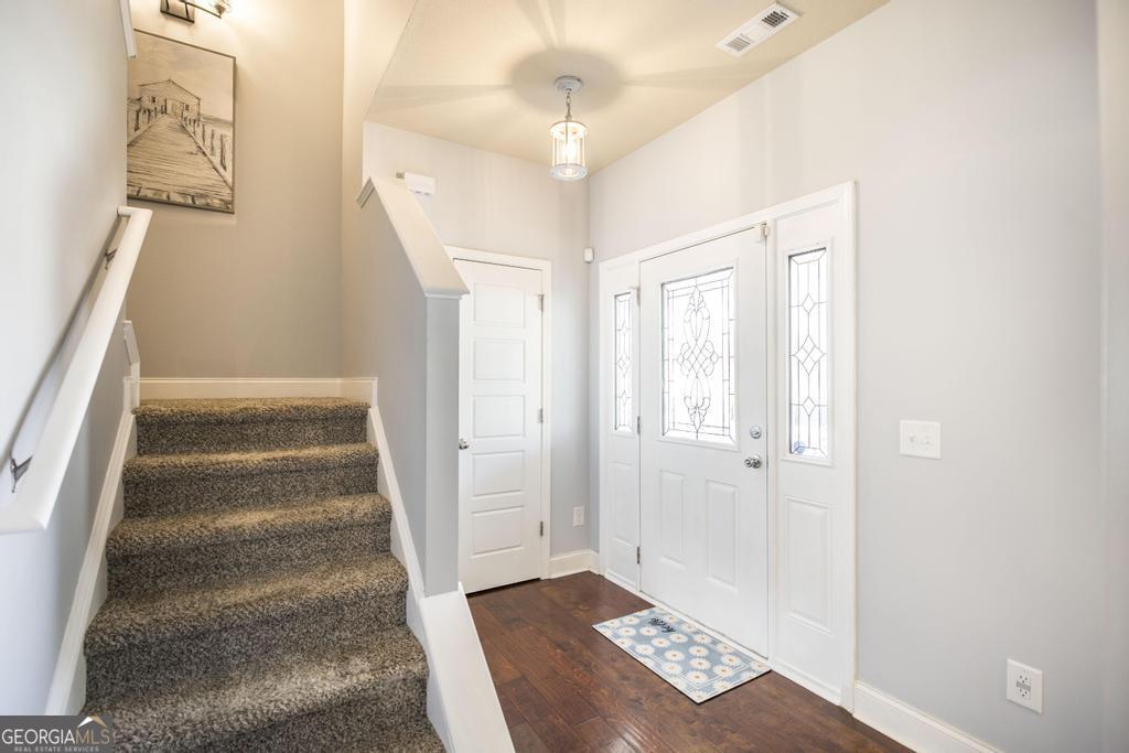 400 Ansley Avenue Perry, GA 31069 - Photo 7 of 37 a view of an entryway with staircase