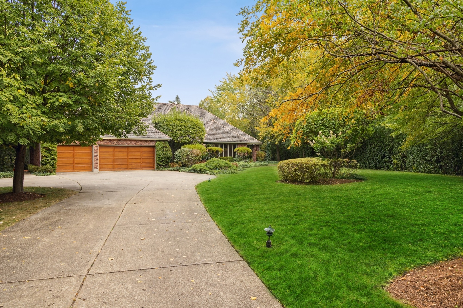 989 South Ridge Road Lake Forest, IL 60045 - Photo 2 of 36 a view of a park with large trees