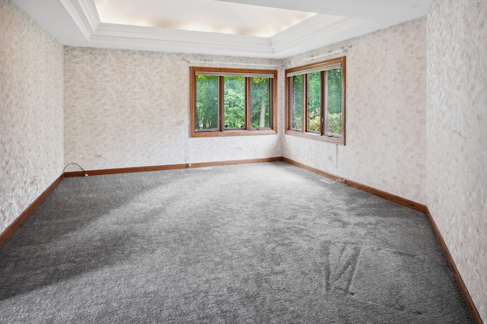 989 South Ridge Road Lake Forest, IL 60045 - Photo 22 of 36 an empty room with windows