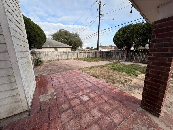 $1,950 | 918 St Bernard Street, Corpus Christi, TX 78418