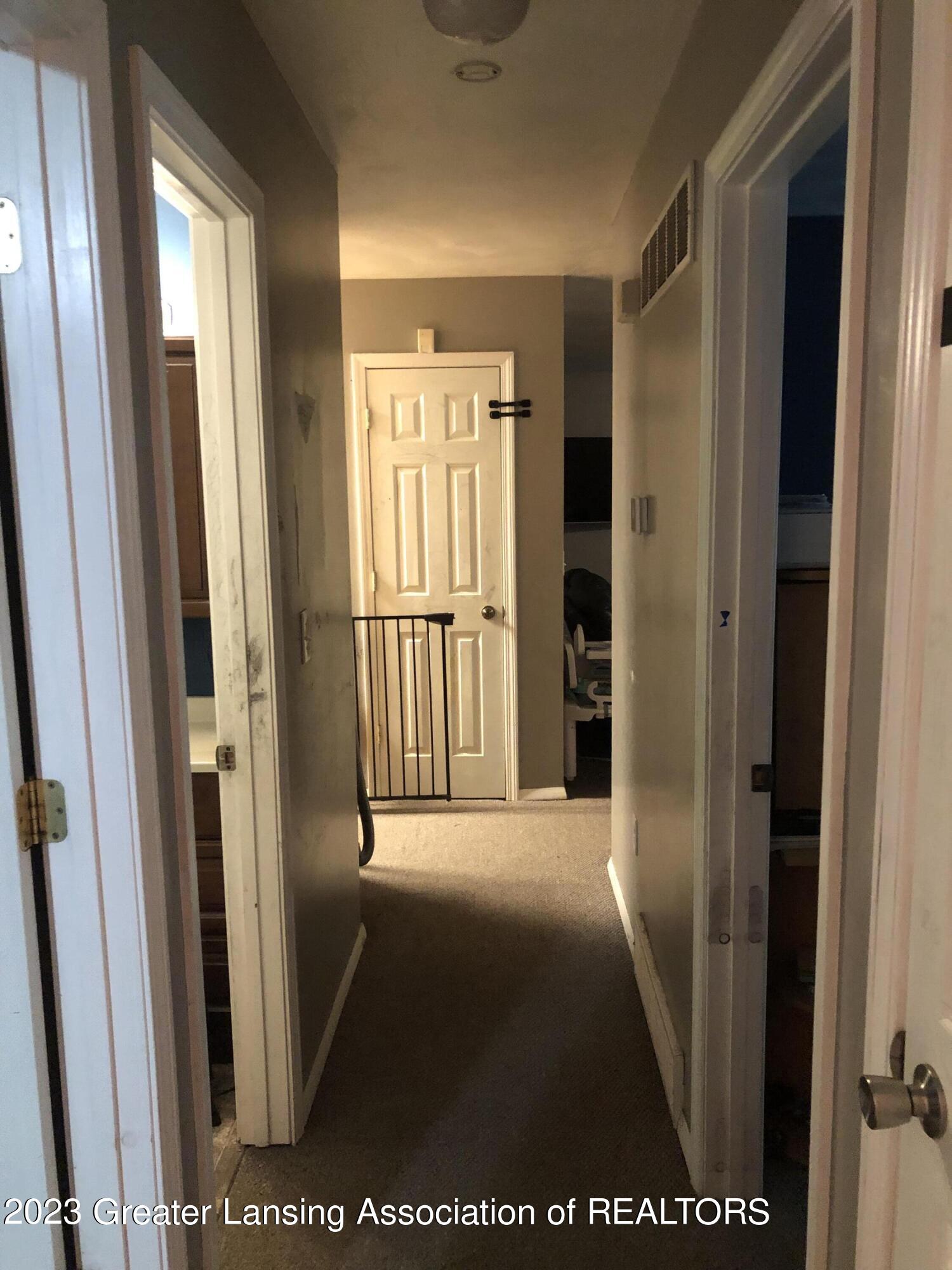 3215 Kilberry Road Lansing, MI 48911 - Photo 7 of 18 Hallway