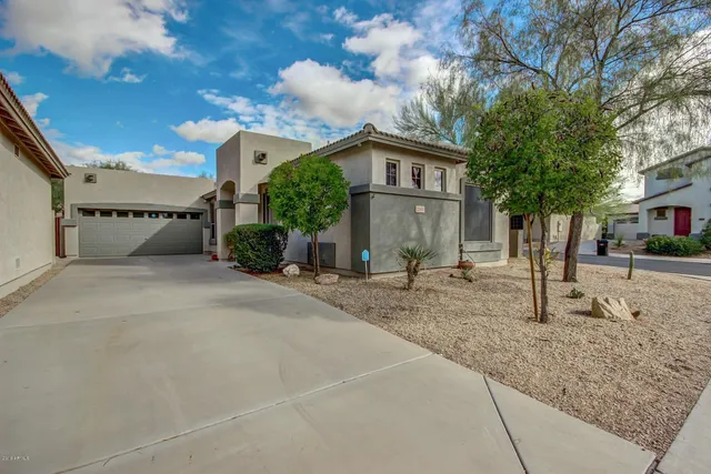 $2,000 | 2553 North Raven, Mesa, AZ 85207