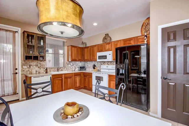 $2,000 | 2553 North Raven, Mesa, AZ 85207