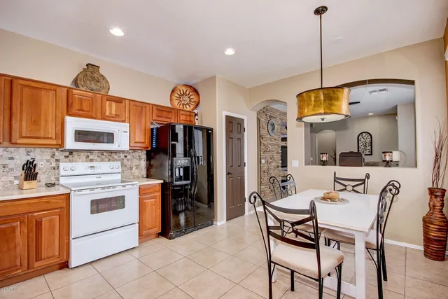 $2,000 | 2553 North Raven, Mesa, AZ 85207