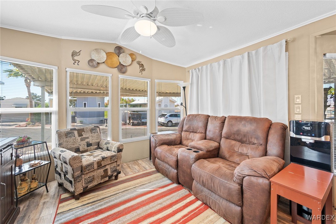 2000 Ramar Road, Unit 673 Bullhead City, AZ 86442 - Photo 20 of 66 Living Room