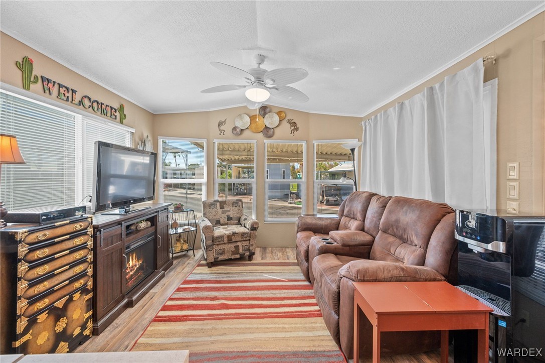 2000 Ramar Road, Unit 673 Bullhead City, AZ 86442 - Photo 22 of 66 Living Room