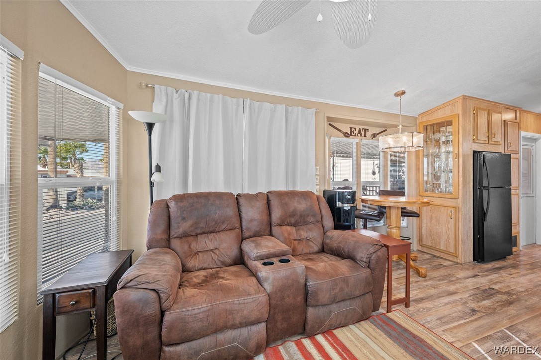 2000 Ramar Road, Unit 673 Bullhead City, AZ 86442 - Photo 25 of 66 Living Room