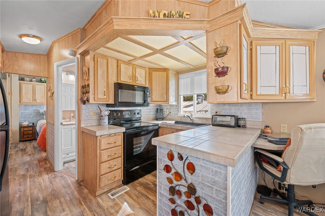2000 Ramar Road, Unit 673 Bullhead City, AZ 86442 - Photo 28 of 66 Kitchen