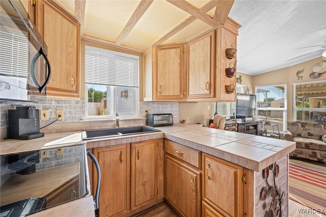 2000 Ramar Road, Unit 673 Bullhead City, AZ 86442 - Photo 30 of 66 Kitchen
