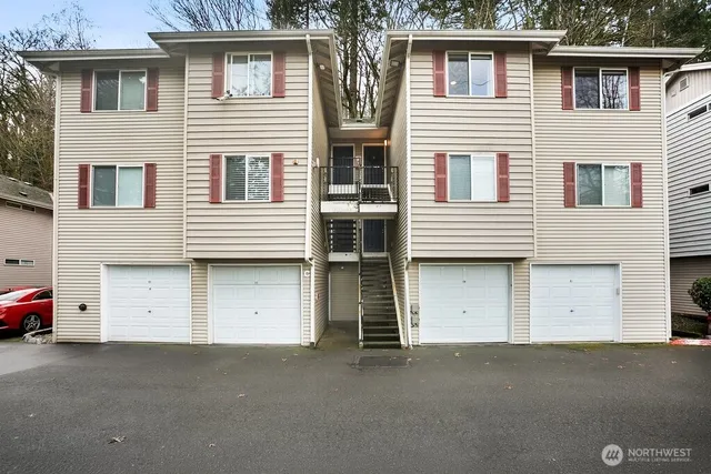 $480,000 | 595 Newport Way Northwest, Unit C4, Issaquah, WA 98027