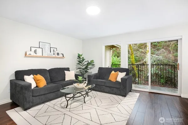 $475,000 | 595 Newport Way Northwest, Unit C4, Issaquah, WA 98027