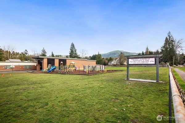 $475,000 | 595 Newport Way Northwest, Unit C4, Issaquah, WA 98027