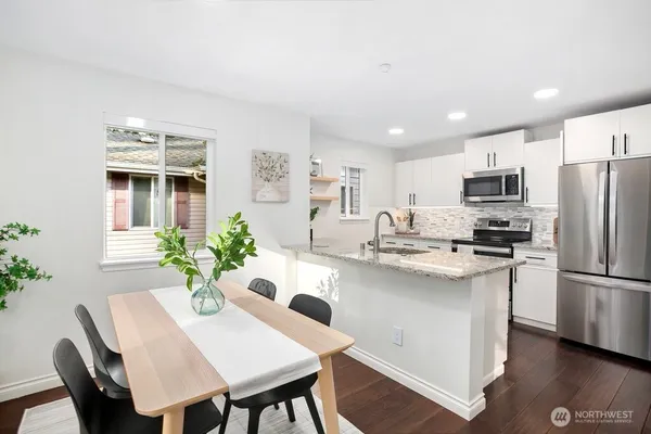 $475,000 | 595 Newport Way Northwest, Unit C4, Issaquah, WA 98027