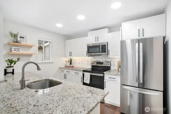 $475,000 | 595 Newport Way Northwest, Unit C4, Issaquah, WA 98027