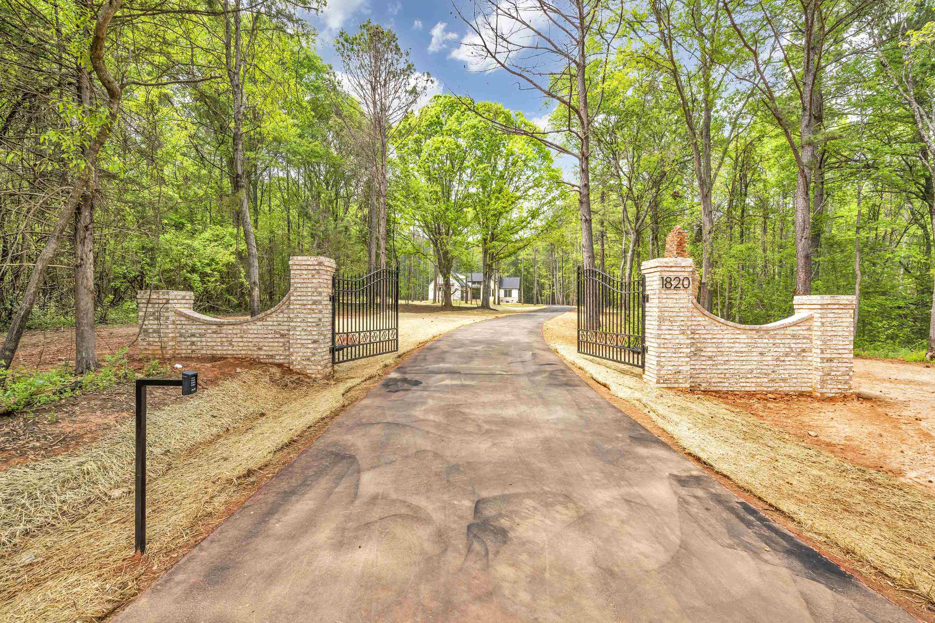 1820 Stewart Road Woodruff, SC 29388 - Photo 3 of 31 Gallery Image 3