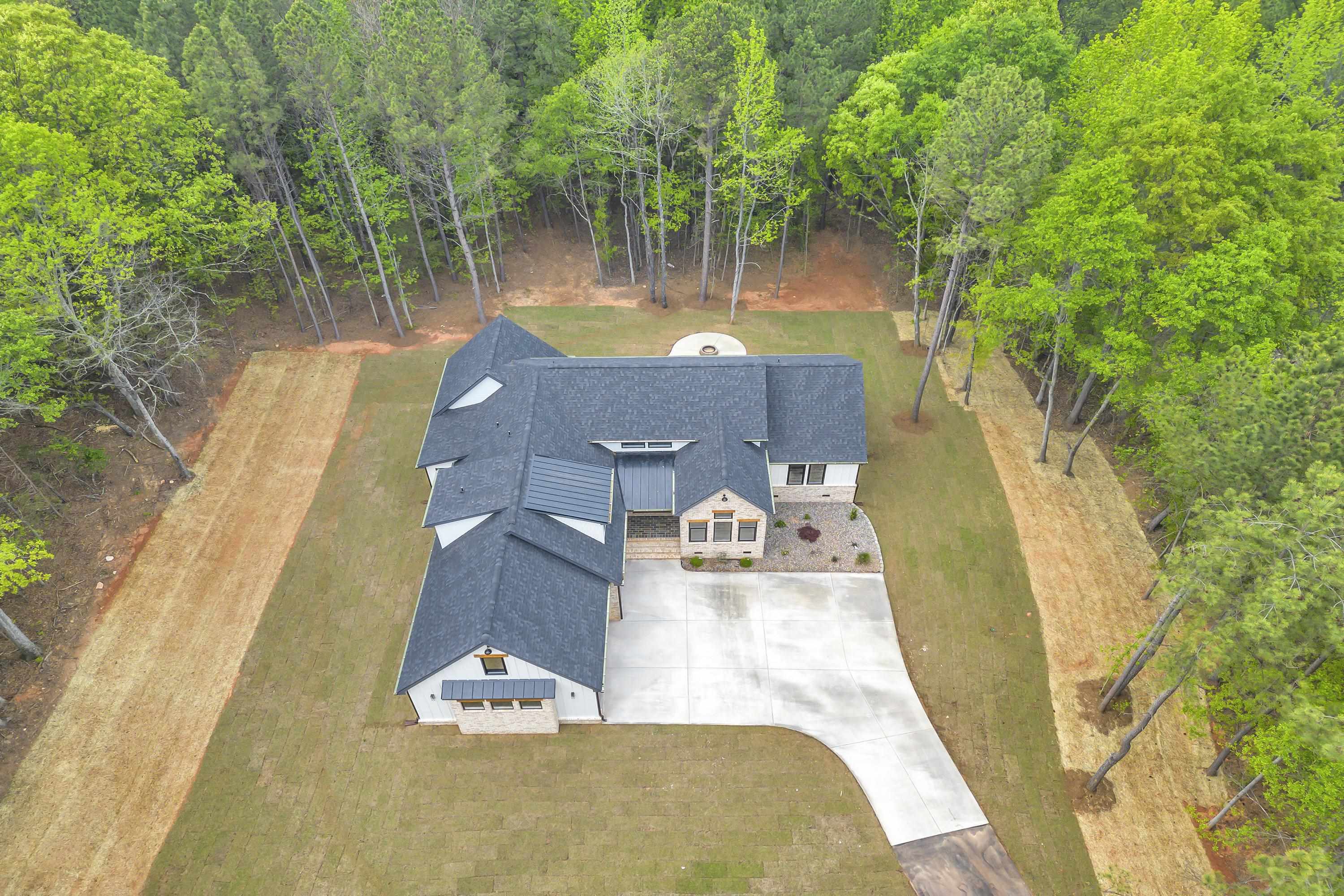 1820 Stewart Road Woodruff, SC 29388 - Photo 4 of 31 Gallery Image 4