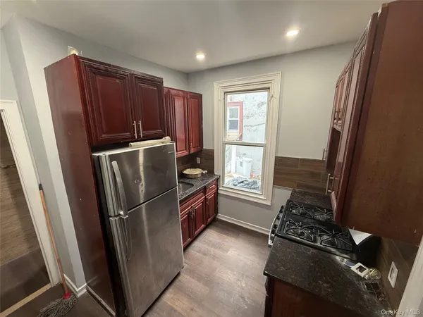$2,650 | 211-57 Jamaica Avenue, Unit 2F | Queens Village