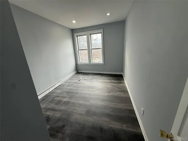 $2,650 | 211-57 Jamaica Avenue, Unit 2F | Queens Village