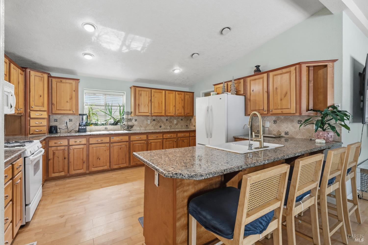 1320 N Road Laytonville, CA 95454 - Photo 4 of 21 Gallery Image 4
