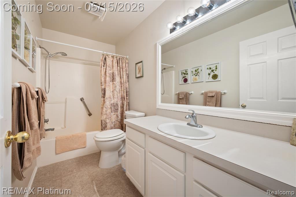 1270 Crystal Pointe Circle Fenton, MI 48430 - Photo 23 of 42