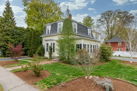 $1,275,000 | 89 Pond Street, Natick, MA 01760