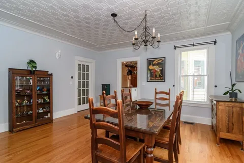 $1,275,000 | 89 Pond Street, Natick, MA 01760