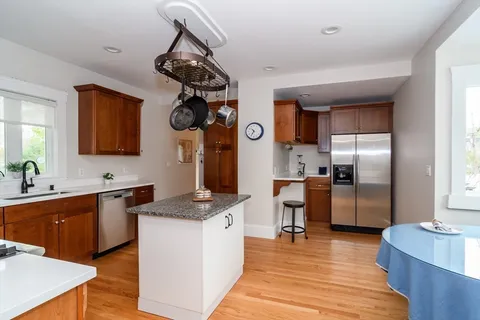 $1,275,000 | 89 Pond Street, Natick, MA 01760