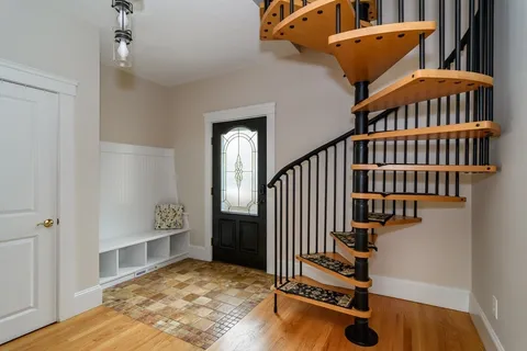 $1,275,000 | 89 Pond Street, Natick, MA 01760