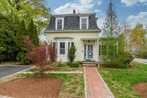 $1,275,000 | 89 Pond Street, Natick, MA 01760