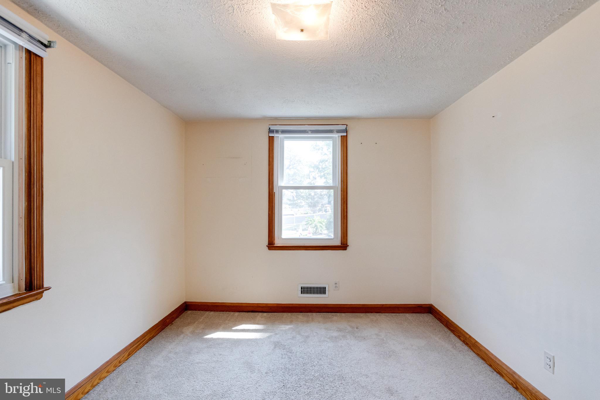 905 Regester Avenue Baltimore, MD 21239 - Photo 23 of 43