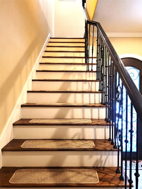 1508 Fowler Street Houston, TX 77007 - Photo 14 of 50 wrought iron stair spindles leading to the 2nd floor