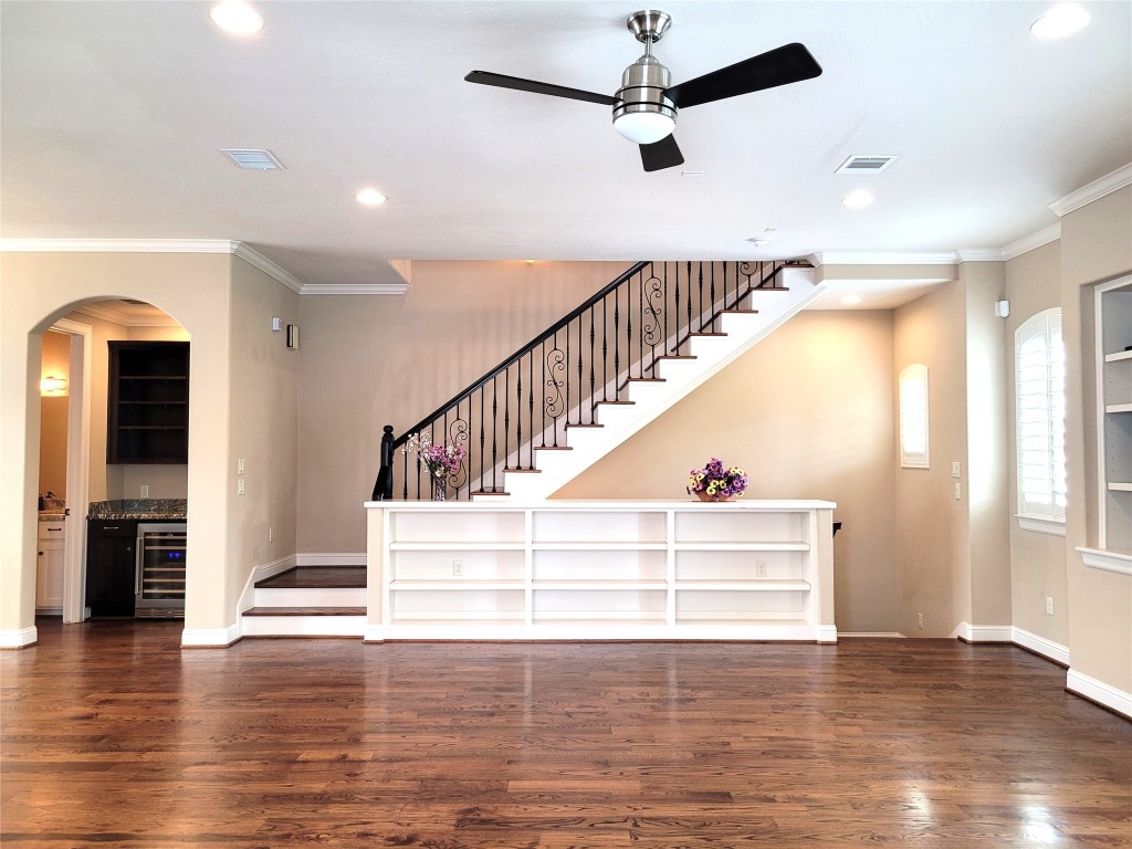 1508 Fowler Street Houston, TX 77007 - Photo 15 of 50 a fantastic 2nd-floor open plan with a living, an island kitchen, a dinning, a wine area and a half bath