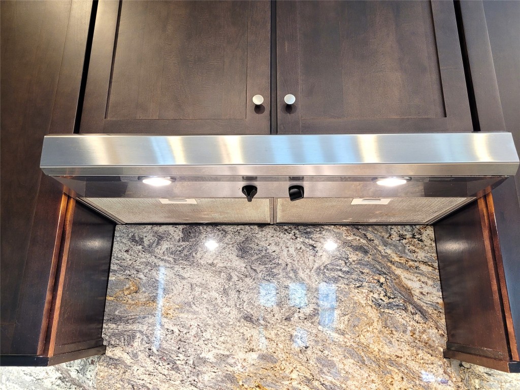 1508 Fowler Street Houston, TX 77007 - Photo 24 of 50 a top of the line Bosch Under Cabinet Range Hood