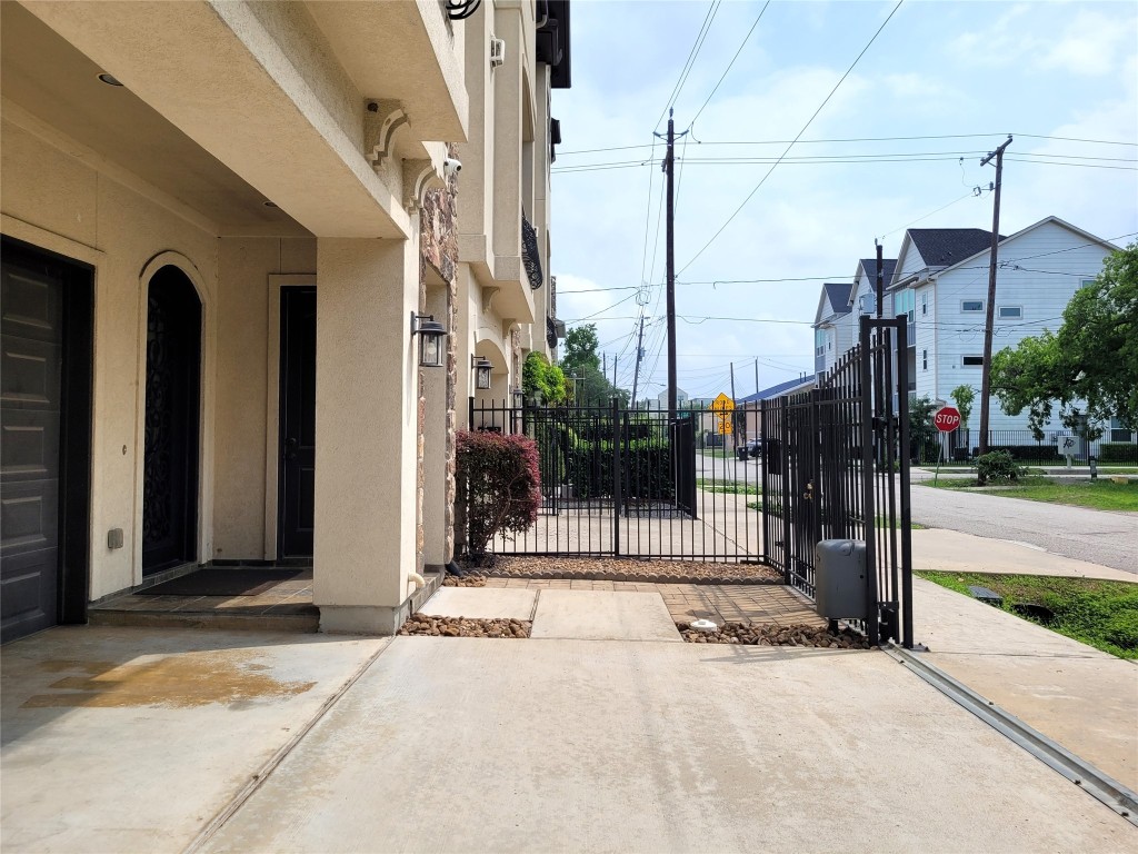 1508 Fowler Street Houston, TX 77007 - Photo 3 of 50