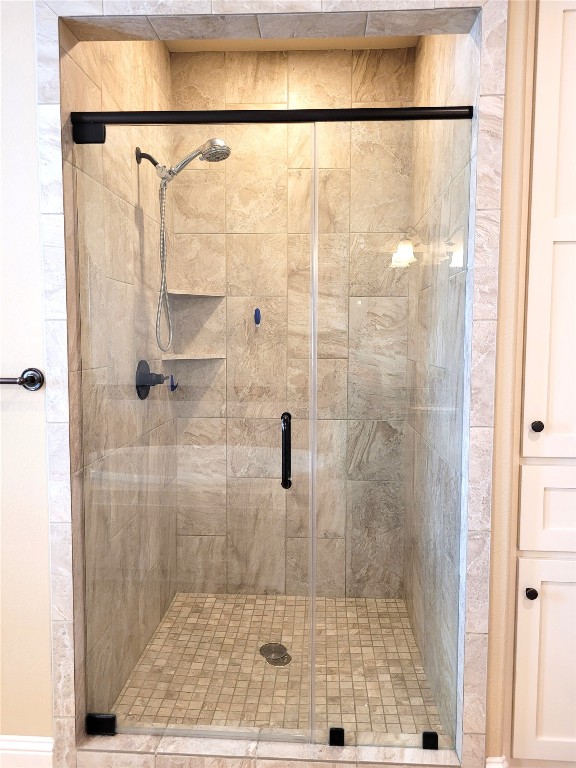 1508 Fowler Street Houston, TX 77007 - Photo 36 of 50 primary-bath walk-in shower