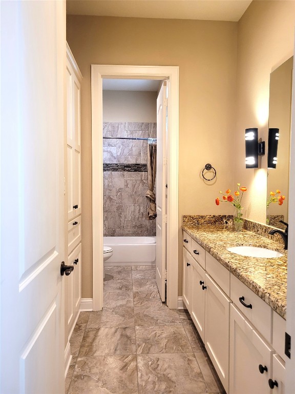 1508 Fowler Street Houston, TX 77007 - Photo 10 of 50 1st-floor full bath