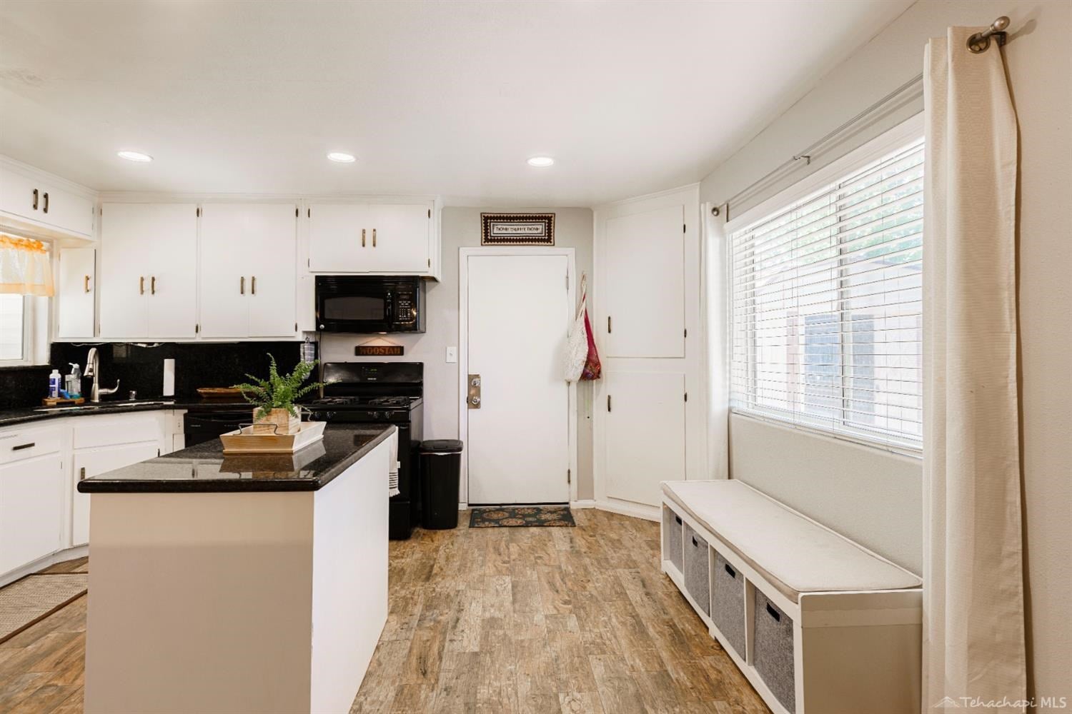 201 Spruce Street Tehachapi, CA 93561 - Photo 11 of 34 Gallery Image 11
