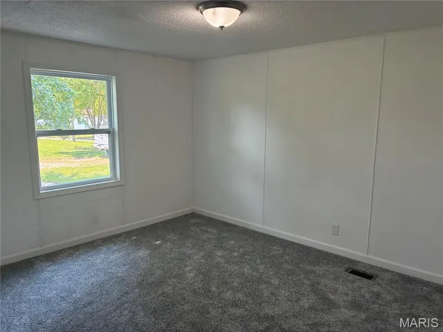 $227,500 | 126 Highland Drive, Troy, MO 63379